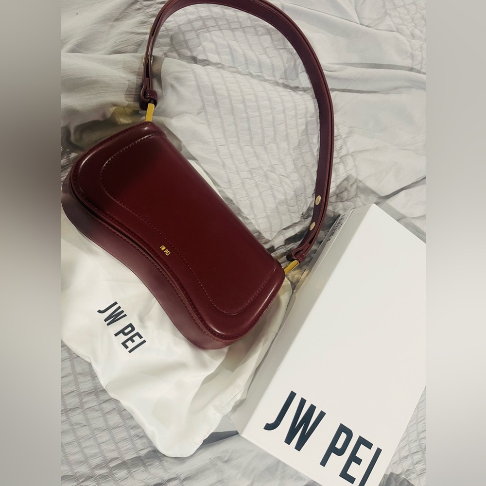 JW PEI- DEEP CLARET JOY SHOULDER BAG🔥